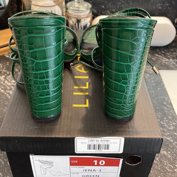 Green Block Heel - Picture 3 of 8